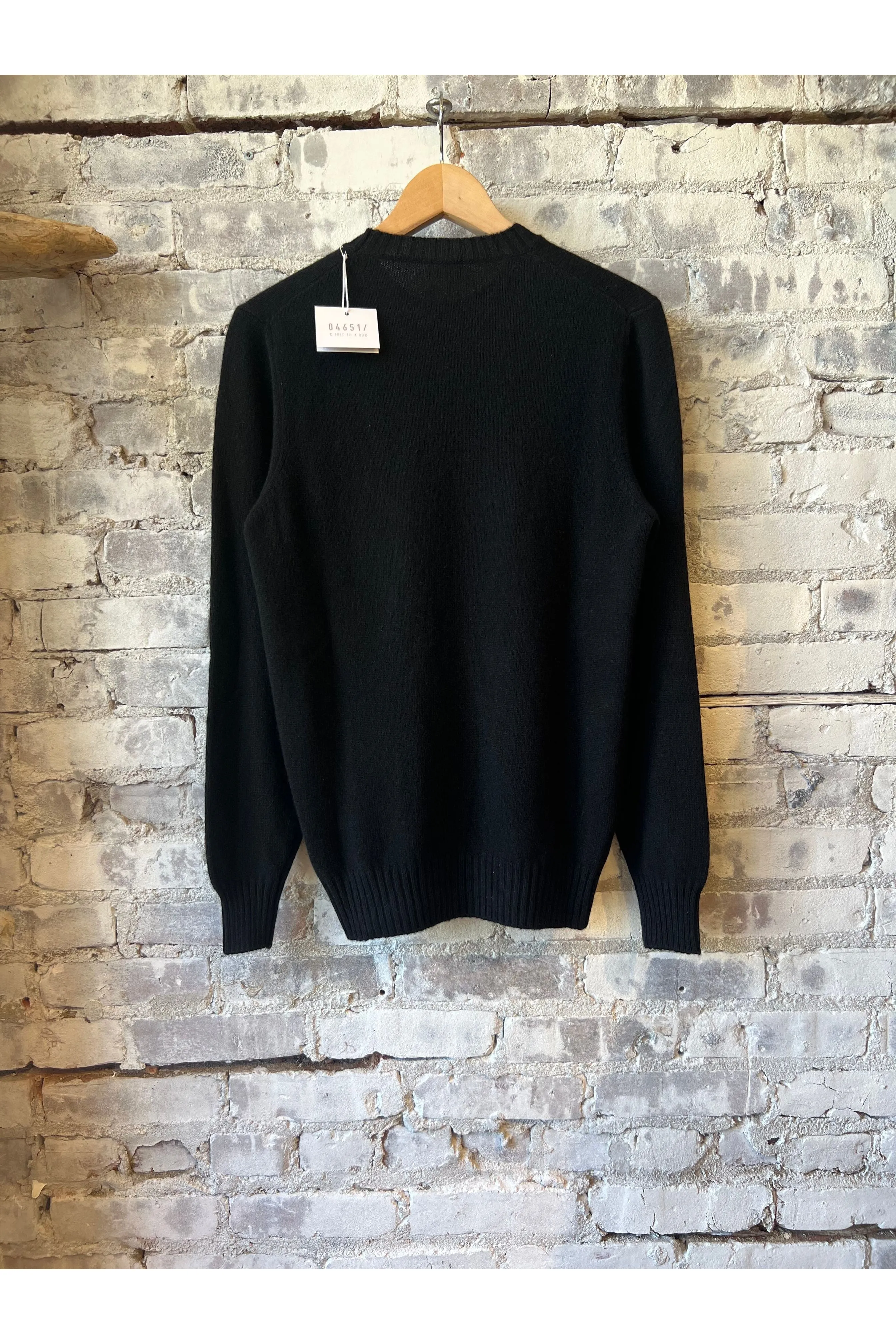 Cashmere Pocket Crew - Black/Olive